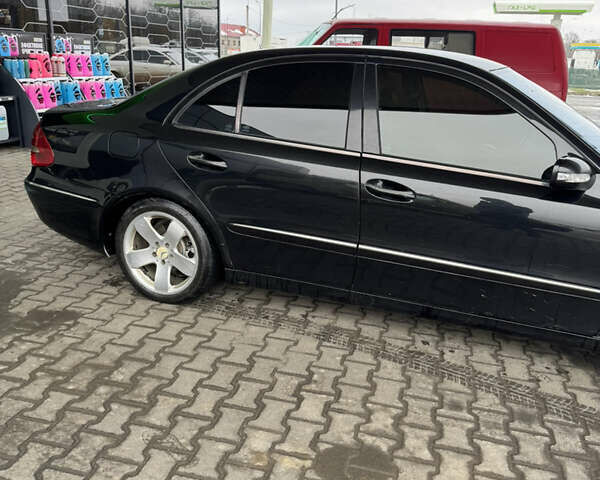 Черный Мерседес Е-Класс, объемом двигателя 2.69 л и пробегом 326 тыс. км за 6000 $, фото 2 на Automoto.ua