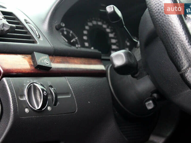 Черный Мерседес Е-Класс, объемом двигателя 3.2 л и пробегом 220 тыс. км за 6000 $, фото 18 на Automoto.ua