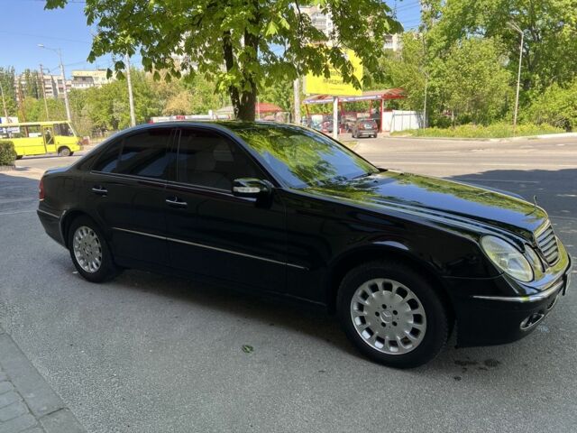 Черный Мерседес Е-Класс, объемом двигателя 2.4 л и пробегом 299 тыс. км за 6500 $, фото 2 на Automoto.ua