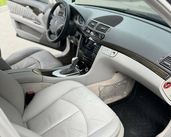 Чорний Мерседес Е-Клас, об'ємом двигуна 2.69 л та пробігом 382 тис. км за 8200 $, фото 8 на Automoto.ua