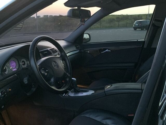 Черный Мерседес Е-Класс, объемом двигателя 2.7 л и пробегом 420 тыс. км за 3400 $, фото 6 на Automoto.ua