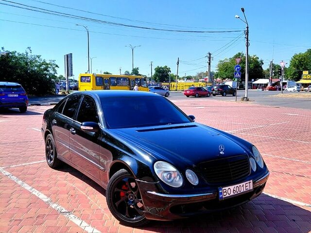 Черный Мерседес Е-Класс, объемом двигателя 2.4 л и пробегом 235 тыс. км за 5100 $, фото 2 на Automoto.ua