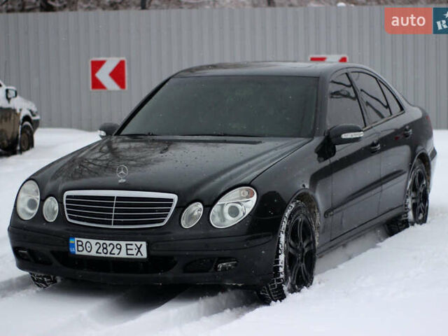 Черный Мерседес Е-Класс, объемом двигателя 3.2 л и пробегом 220 тыс. км за 6000 $, фото 4 на Automoto.ua