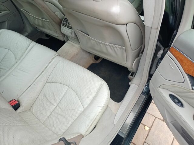 Черный Мерседес Е-Класс, объемом двигателя 2.7 л и пробегом 450 тыс. км за 7000 $, фото 4 на Automoto.ua