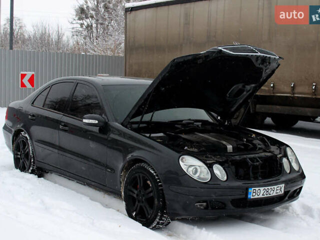 Черный Мерседес Е-Класс, объемом двигателя 3.2 л и пробегом 220 тыс. км за 6000 $, фото 29 на Automoto.ua