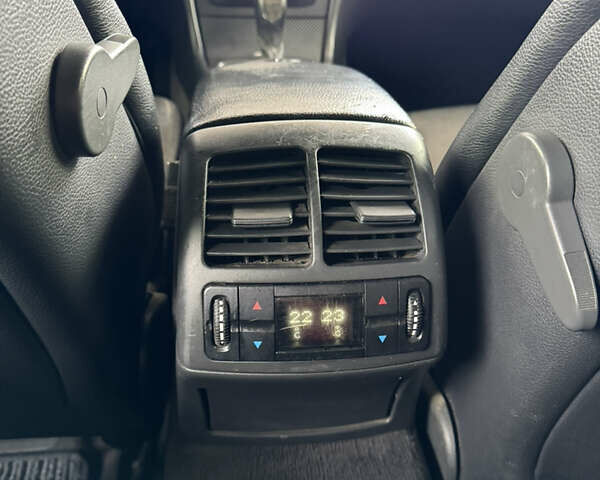 Черный Мерседес Е-Класс, объемом двигателя 2.69 л и пробегом 326 тыс. км за 6000 $, фото 12 на Automoto.ua