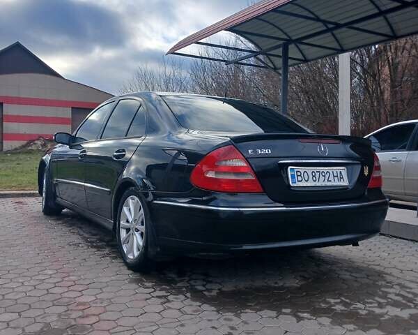 Чорний Мерседес Е-Клас, об'ємом двигуна 3.2 л та пробігом 370 тис. км за 6500 $, фото 2 на Automoto.ua