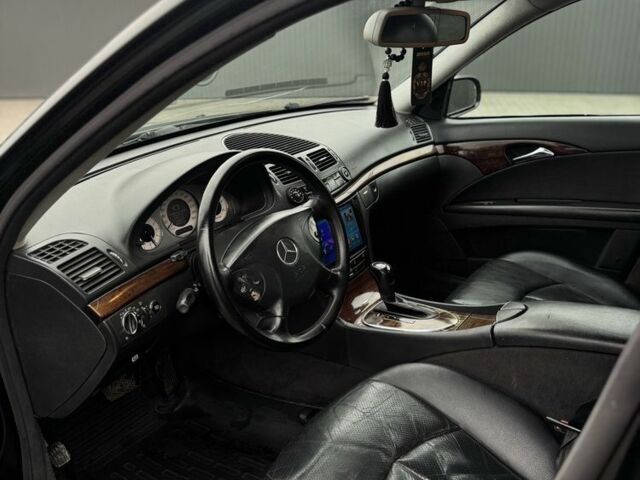 Чорний Мерседес Е-Клас, об'ємом двигуна 2.2 л та пробігом 315 тис. км за 5450 $, фото 11 на Automoto.ua