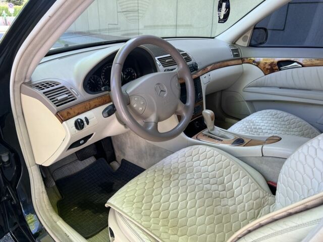 Черный Мерседес Е-Класс, объемом двигателя 2.4 л и пробегом 299 тыс. км за 6500 $, фото 14 на Automoto.ua