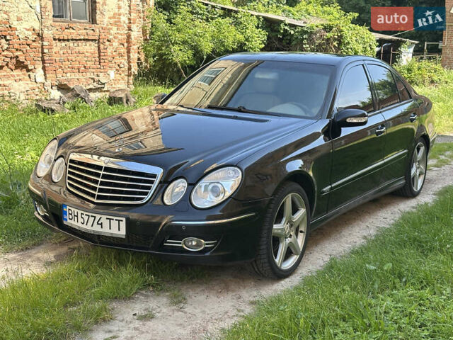 Черный Мерседес Е-Класс, объемом двигателя 3.2 л и пробегом 300 тыс. км за 4500 $, фото 1 на Automoto.ua