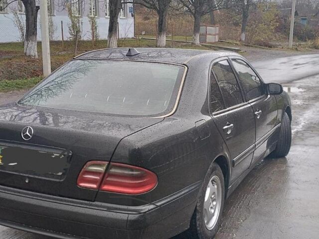 Чорний Мерседес Е-Клас, об'ємом двигуна 0 л та пробігом 380 тис. км за 3900 $, фото 1 на Automoto.ua