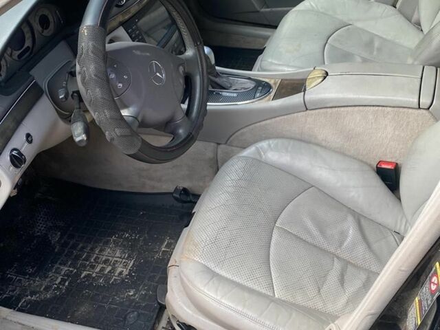 Черный Мерседес Е-Класс, объемом двигателя 2.7 л и пробегом 364 тыс. км за 6000 $, фото 9 на Automoto.ua