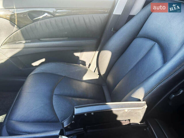 Чорний Мерседес Е-Клас, об'ємом двигуна 3.2 л та пробігом 170 тис. км за 8500 $, фото 19 на Automoto.ua