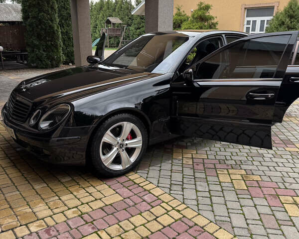 Черный Мерседес Е-Класс, объемом двигателя 3.2 л и пробегом 375 тыс. км за 8000 $, фото 7 на Automoto.ua