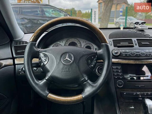 Черный Мерседес Е-Класс, объемом двигателя 1.8 л и пробегом 330 тыс. км за 9000 $, фото 10 на Automoto.ua