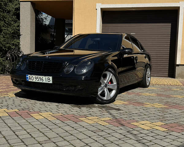 Черный Мерседес Е-Класс, объемом двигателя 3.2 л и пробегом 375 тыс. км за 8000 $, фото 15 на Automoto.ua