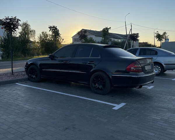 Черный Мерседес Е-Класс, объемом двигателя 2.69 л и пробегом 540 тыс. км за 6666 $, фото 4 на Automoto.ua