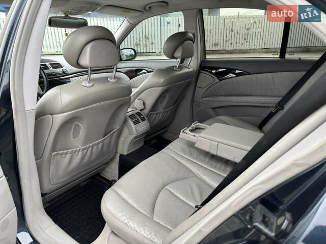 Черный Мерседес Е-Класс, объемом двигателя 3.22 л и пробегом 401 тыс. км за 6600 $, фото 20 на Automoto.ua