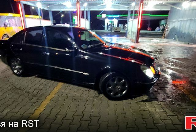 Чорний Мерседес Е-Клас, об'ємом двигуна 3.2 л та пробігом 312 тис. км за 6700 $, фото 4 на Automoto.ua