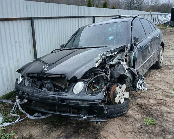 Черный Мерседес Е-Класс, объемом двигателя 3.2 л и пробегом 400 тыс. км за 2600 $, фото 2 на Automoto.ua