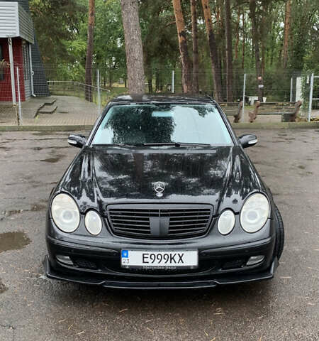 Чорний Мерседес Е-Клас, об'ємом двигуна 4.97 л та пробігом 351 тис. км за 9000 $, фото 2 на Automoto.ua