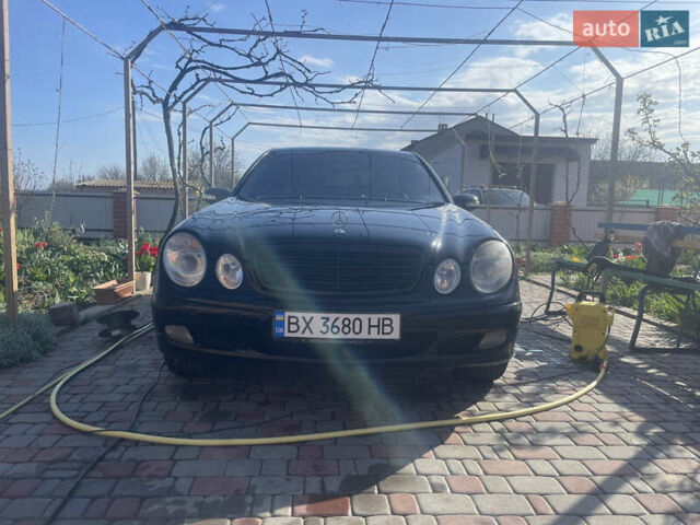 Черный Мерседес Е-Класс, объемом двигателя 2.2 л и пробегом 296 тыс. км за 6900 $, фото 1 на Automoto.ua