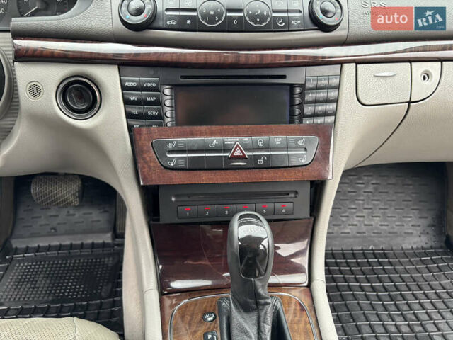 Черный Мерседес Е-Класс, объемом двигателя 3.22 л и пробегом 401 тыс. км за 6600 $, фото 31 на Automoto.ua