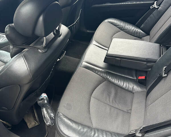 Черный Мерседес Е-Класс, объемом двигателя 1.8 л и пробегом 290 тыс. км за 5500 $, фото 3 на Automoto.ua