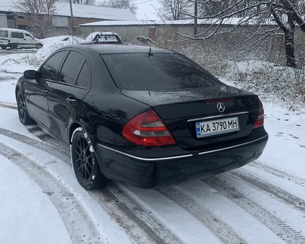 Черный Мерседес Е-Класс, объемом двигателя 2.2 л и пробегом 527 тыс. км за 4999 $, фото 5 на Automoto.ua