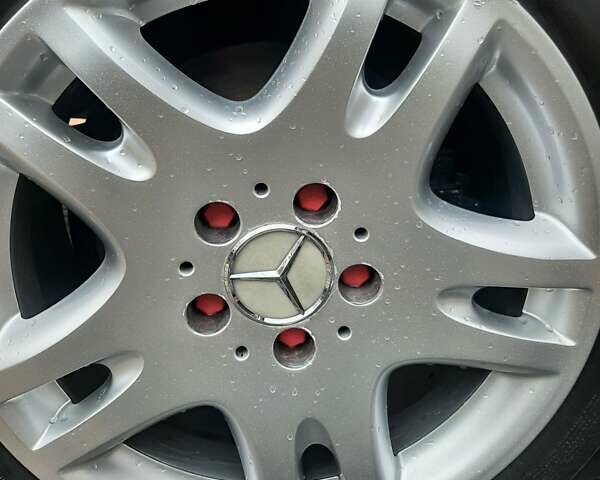 Черный Мерседес Е-Класс, объемом двигателя 1.8 л и пробегом 320 тыс. км за 8500 $, фото 10 на Automoto.ua