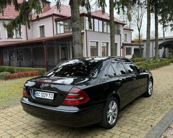 Черный Мерседес Е-Класс, объемом двигателя 2.2 л и пробегом 350 тыс. км за 5499 $, фото 6 на Automoto.ua