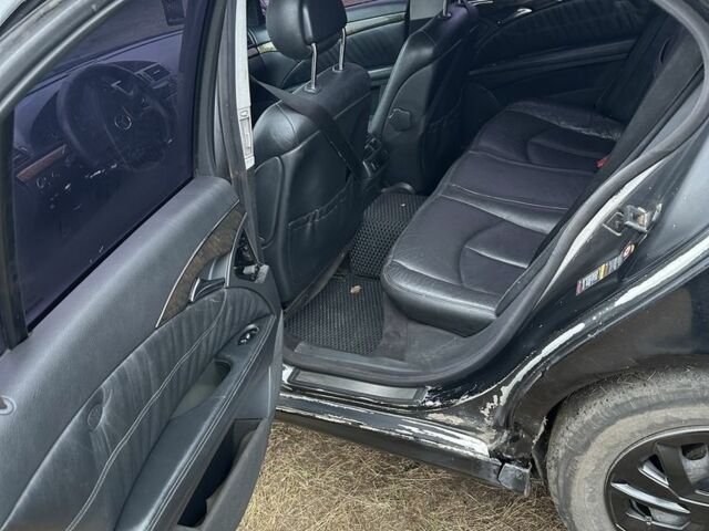 Чорний Мерседес Е-Клас, об'ємом двигуна 3.2 л та пробігом 231 тис. км за 2500 $, фото 6 на Automoto.ua