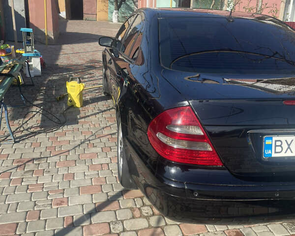 Черный Мерседес Е-Класс, объемом двигателя 2.2 л и пробегом 296 тыс. км за 6900 $, фото 6 на Automoto.ua