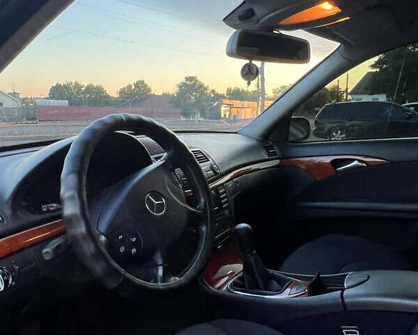 Чорний Мерседес Е-Клас, об'ємом двигуна 2.15 л та пробігом 333 тис. км за 5600 $, фото 7 на Automoto.ua