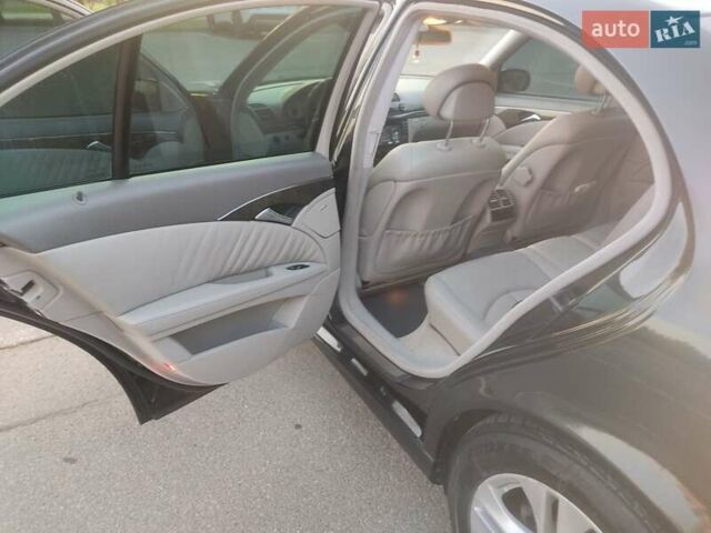 Черный Мерседес Е-Класс, объемом двигателя 2.69 л и пробегом 400 тыс. км за 7700 $, фото 9 на Automoto.ua