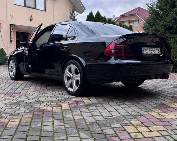 Черный Мерседес Е-Класс, объемом двигателя 3.2 л и пробегом 375 тыс. км за 8000 $, фото 4 на Automoto.ua