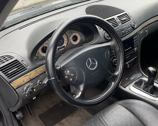 Чорний Мерседес Е-Клас, об'ємом двигуна 2.15 л та пробігом 458 тис. км за 7500 $, фото 5 на Automoto.ua