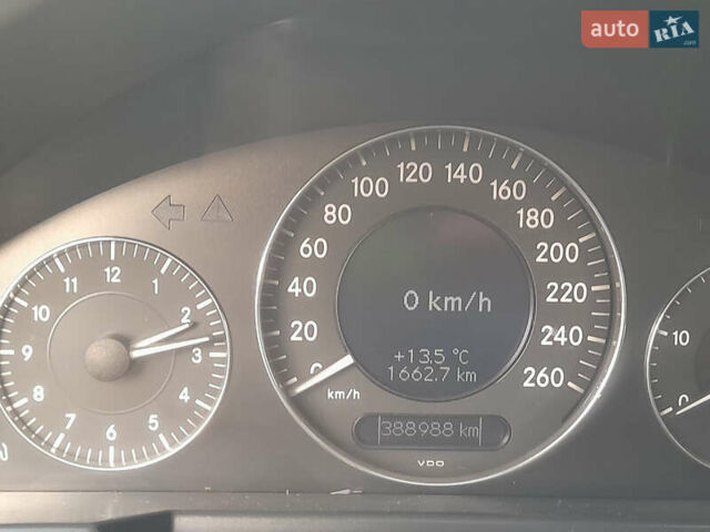 Черный Мерседес Е-Класс, объемом двигателя 2.2 л и пробегом 388 тыс. км за 3400 $, фото 8 на Automoto.ua