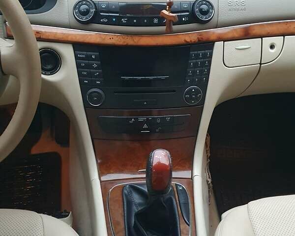 Черный Мерседес Е-Класс, объемом двигателя 2.7 л и пробегом 310 тыс. км за 5500 $, фото 36 на Automoto.ua