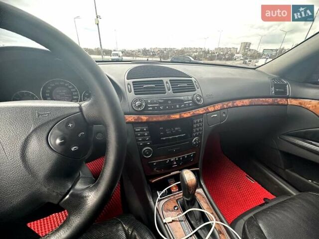 Черный Мерседес Е-Класс, объемом двигателя 3.2 л и пробегом 483 тыс. км за 5500 $, фото 23 на Automoto.ua