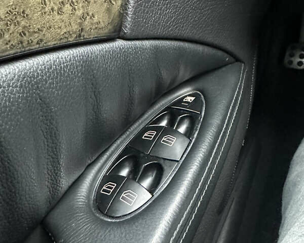 Черный Мерседес Е-Класс, объемом двигателя 3.22 л и пробегом 430 тыс. км за 8500 $, фото 25 на Automoto.ua