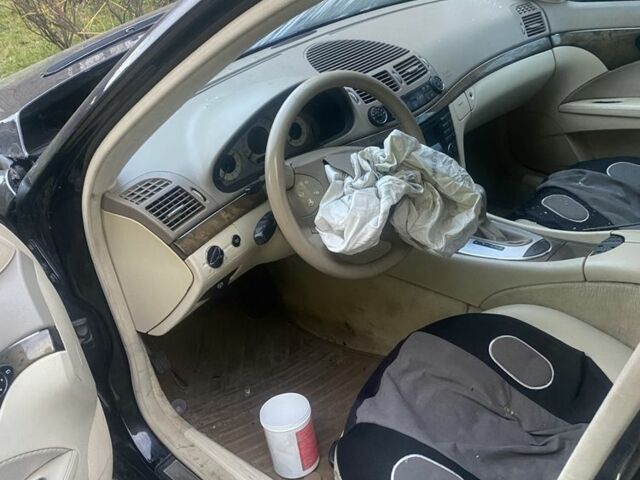 Чорний Мерседес Е-Клас, об'ємом двигуна 2.1 л та пробігом 350 тис. км за 3500 $, фото 7 на Automoto.ua