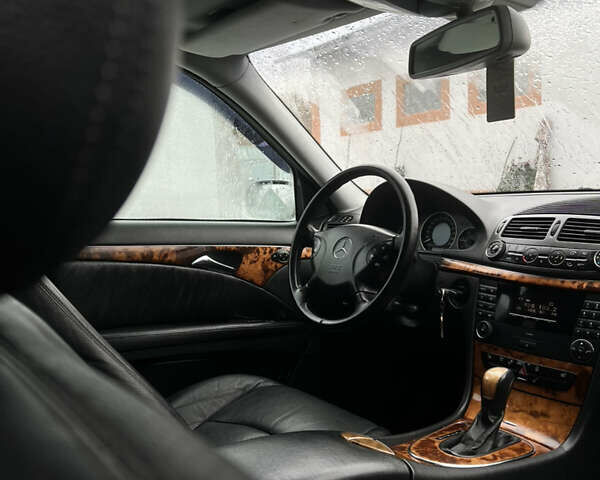 Черный Мерседес Е-Класс, объемом двигателя 2.7 л и пробегом 200 тыс. км за 7750 $, фото 59 на Automoto.ua