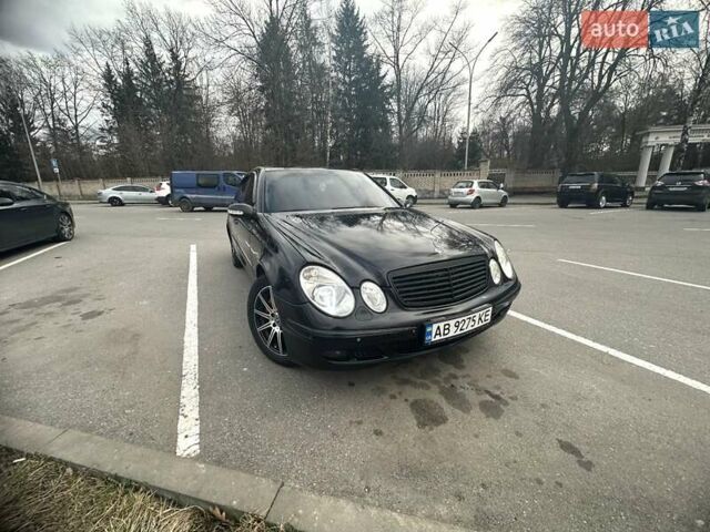 Черный Мерседес Е-Класс, объемом двигателя 3.2 л и пробегом 483 тыс. км за 5500 $, фото 2 на Automoto.ua