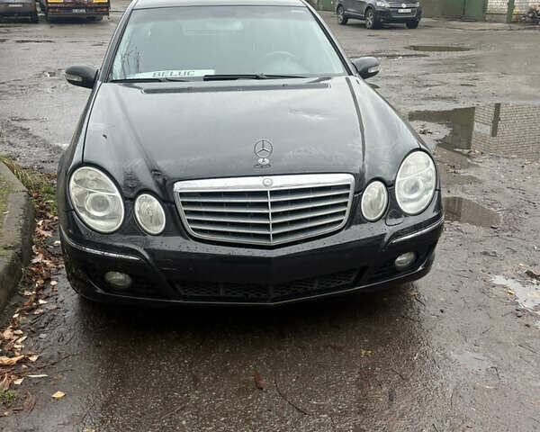 Черный Мерседес Е-Класс, объемом двигателя 1.8 л и пробегом 385 тыс. км за 7200 $, фото 17 на Automoto.ua