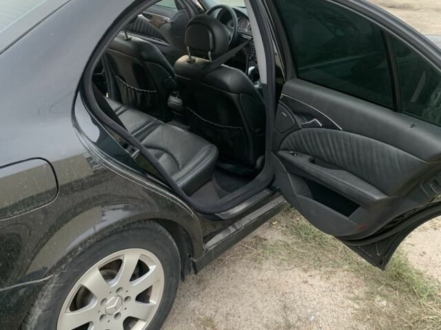 Чорний Мерседес Е-Клас, об'ємом двигуна 1.8 л та пробігом 3 тис. км за 5000 $, фото 6 на Automoto.ua