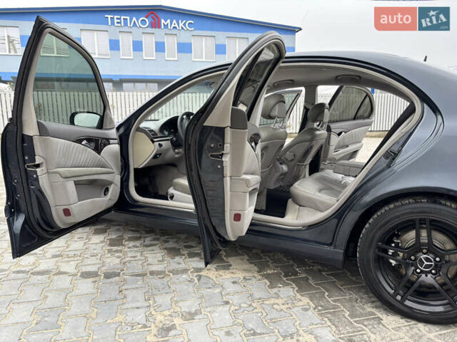 Черный Мерседес Е-Класс, объемом двигателя 3.22 л и пробегом 401 тыс. км за 6600 $, фото 29 на Automoto.ua