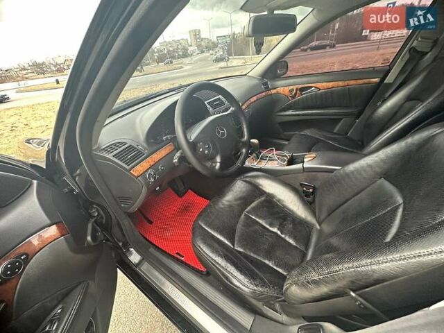 Черный Мерседес Е-Класс, объемом двигателя 3.2 л и пробегом 483 тыс. км за 5500 $, фото 19 на Automoto.ua