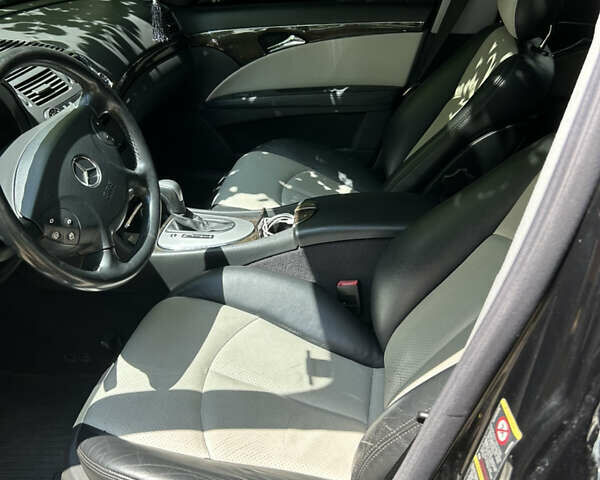 Черный Мерседес Е-Класс, объемом двигателя 2.6 л и пробегом 175 тыс. км за 7950 $, фото 8 на Automoto.ua