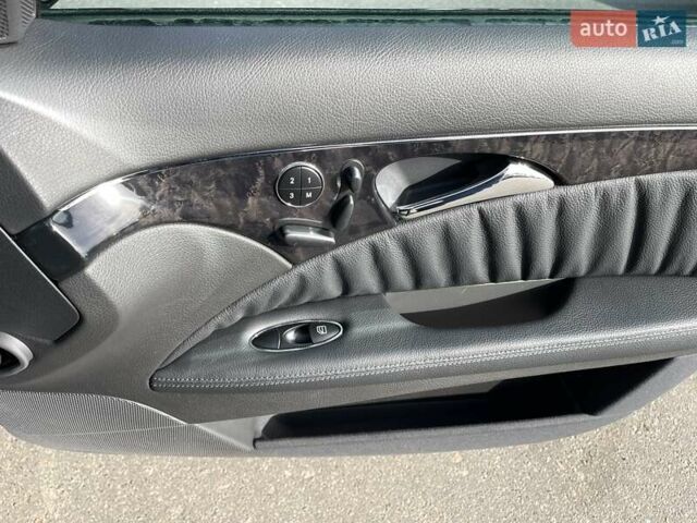 Черный Мерседес Е-Класс, объемом двигателя 3.2 л и пробегом 39 тыс. км за 37300 $, фото 30 на Automoto.ua